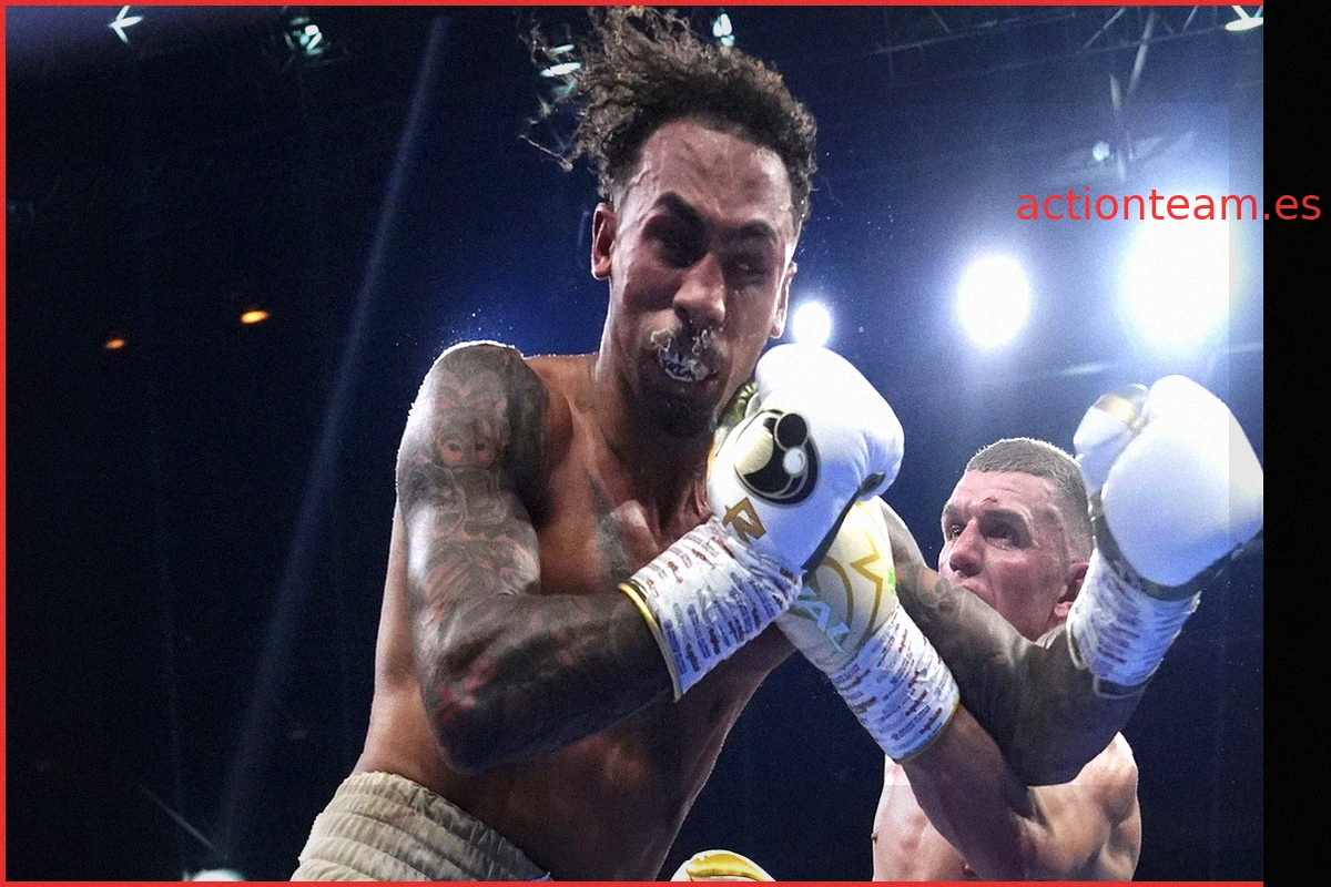 Whittaker se aferra a la victoria ante Wallace tras un susto en el último asalto